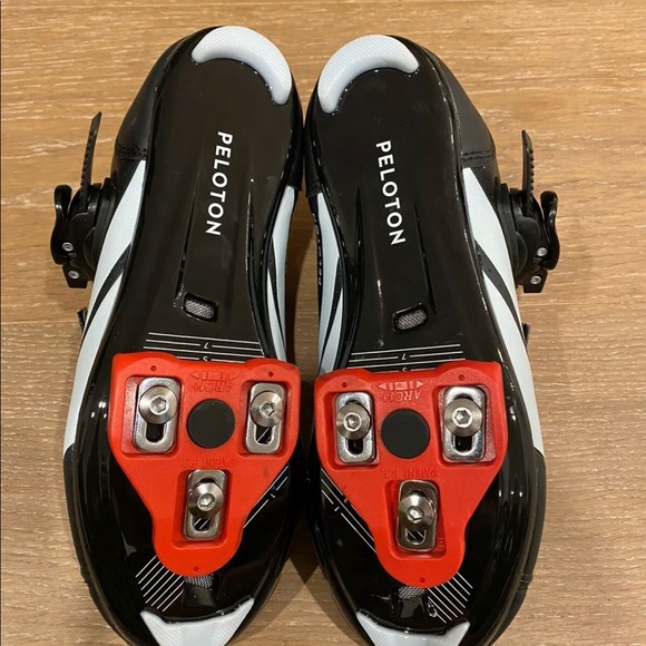 Peloton Cycling Shoes with Cleats - Picture 3 of 3